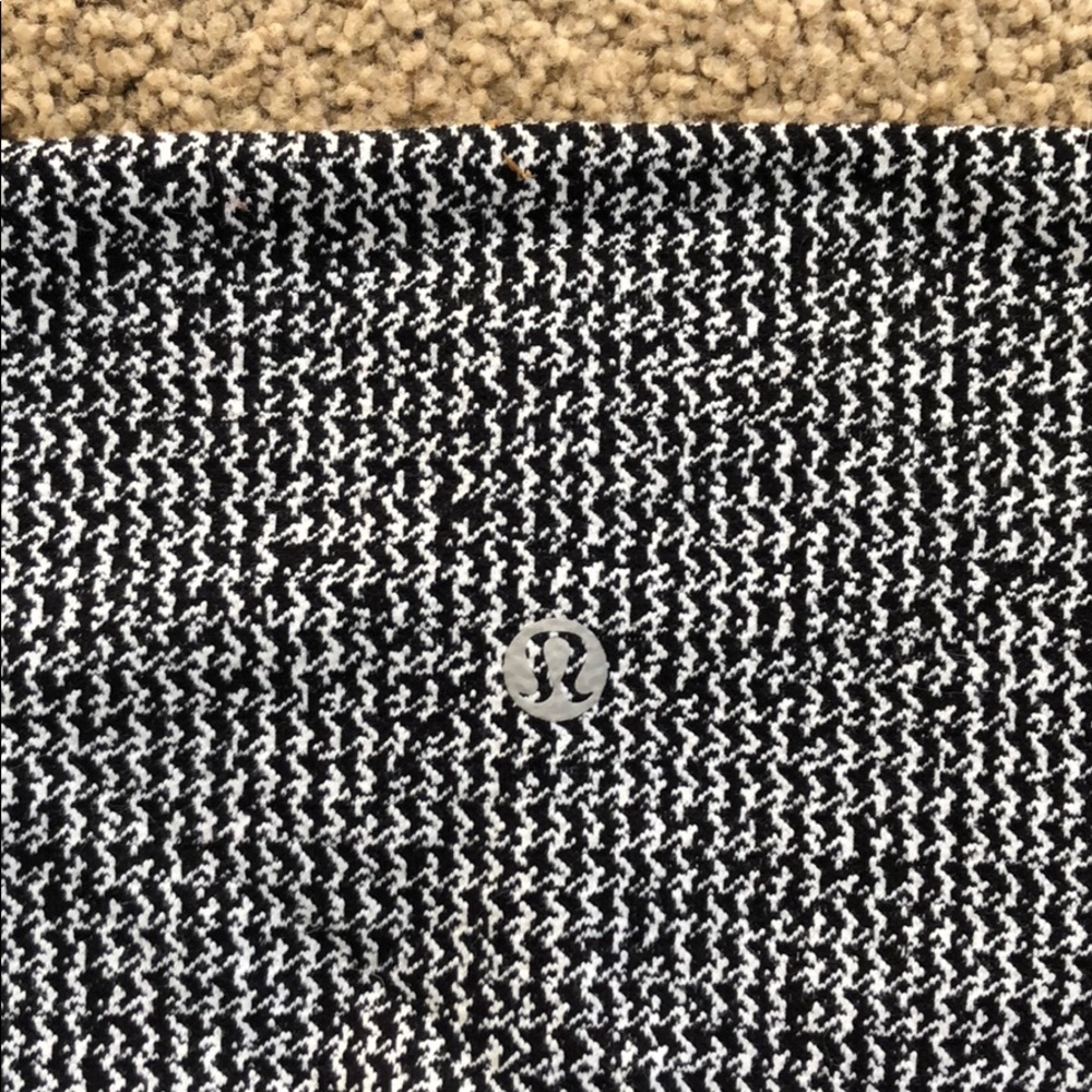 Lululemon hi-rise Wunder Under Pants - Picture 4 of 4